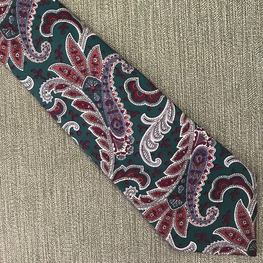 EUC Christian Doir Beautiful 100% Silk Necktie Tie